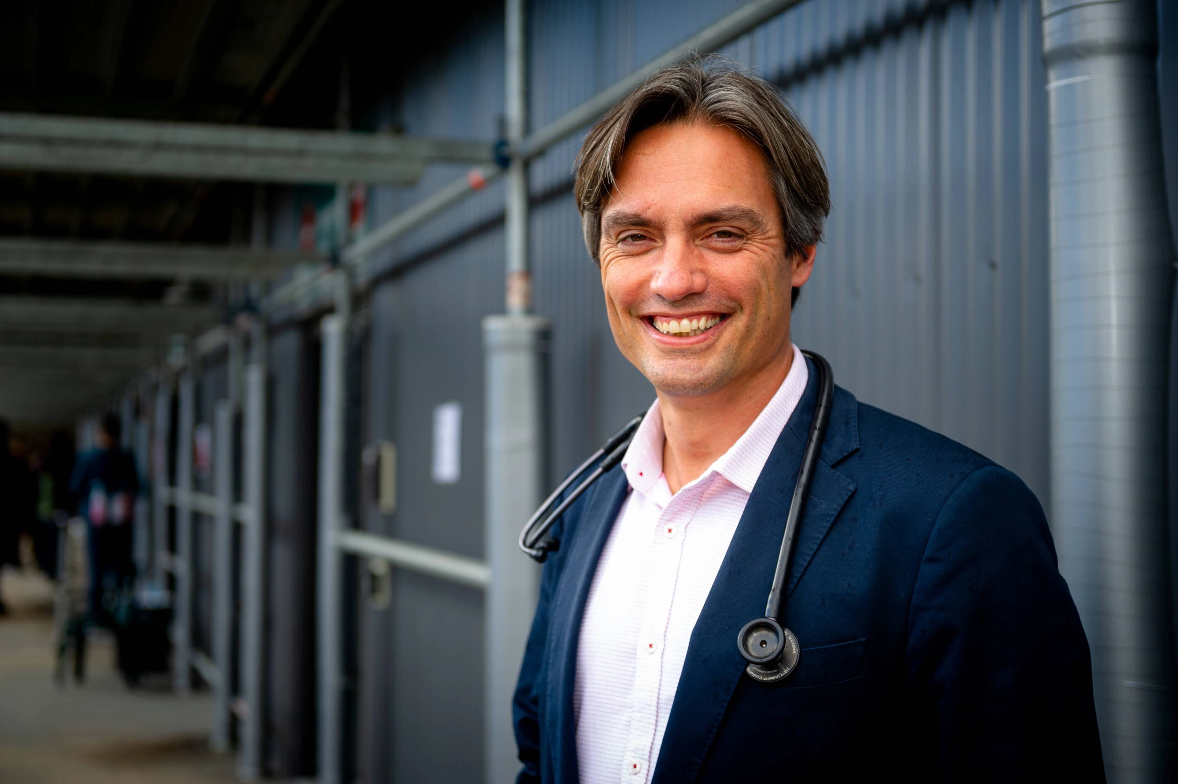 Dr Nick Coatsworth