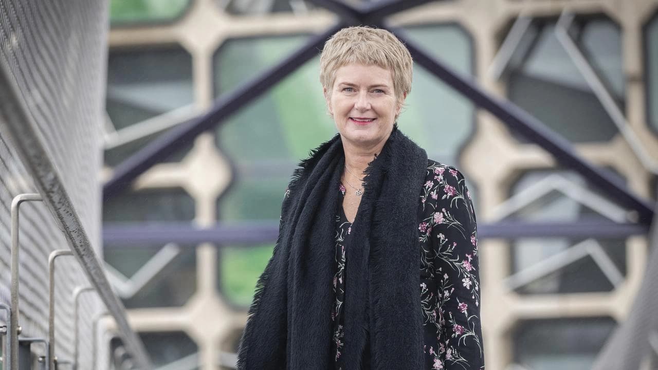 Dr Larissa Bartlett