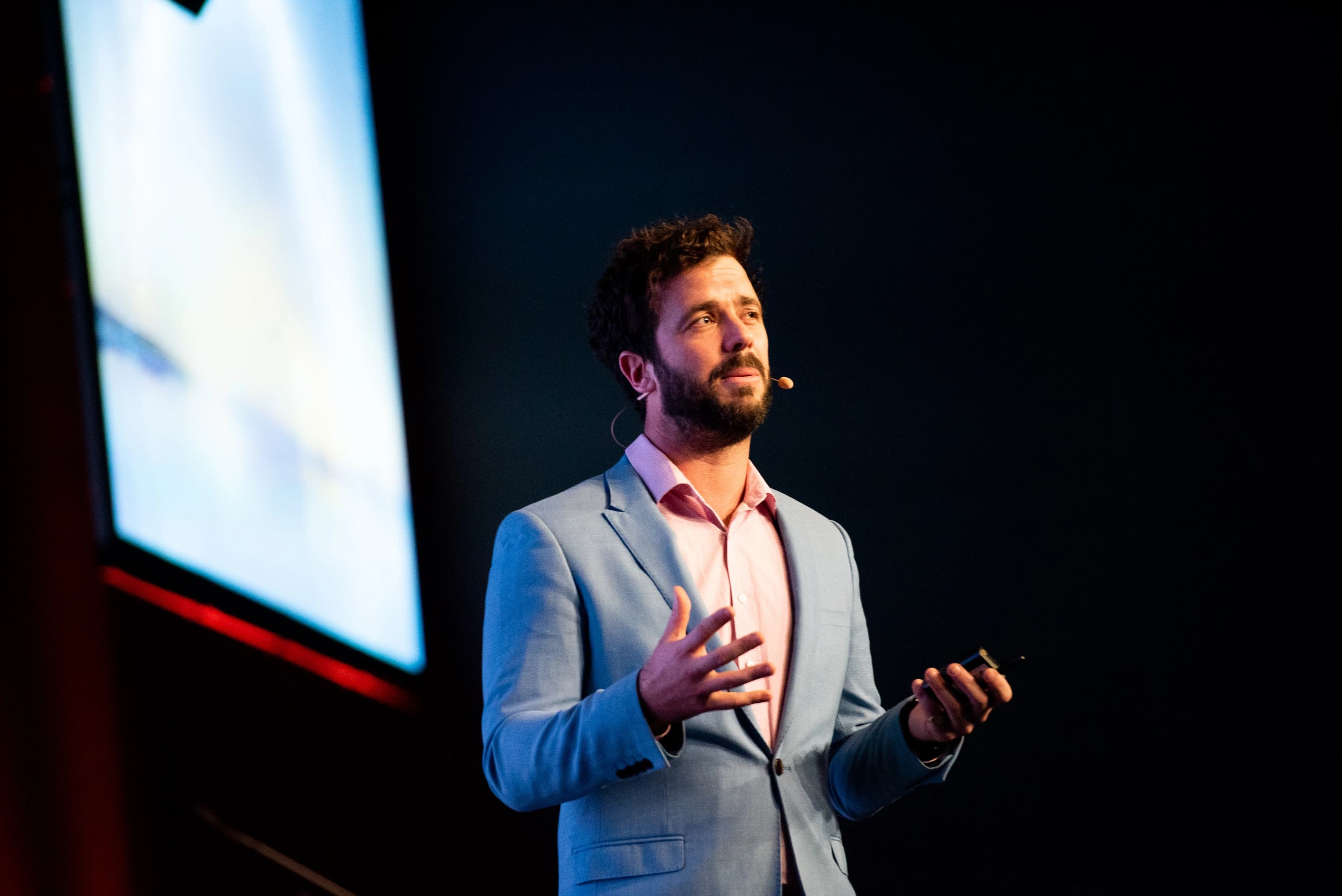 Dr Angus Hervey