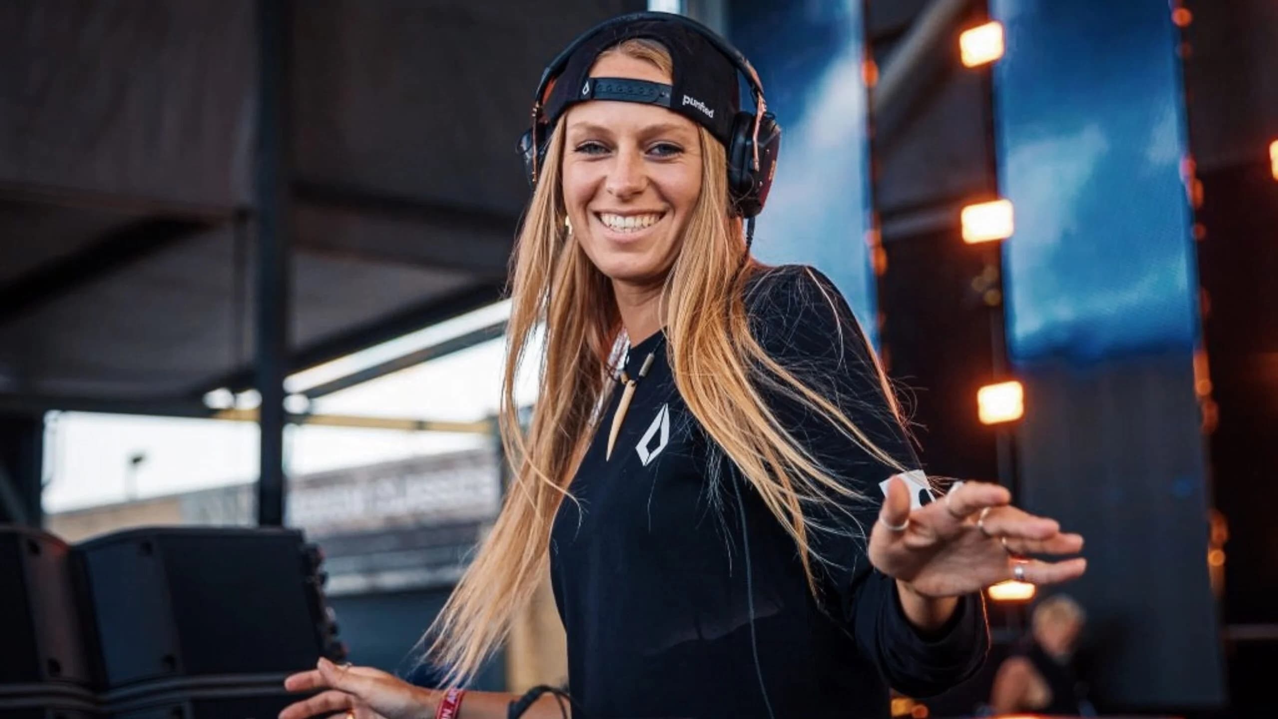 Nora En Pure